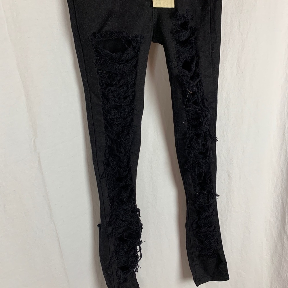 Sneak peek extreme ripped black jeans - Picture 2 of 5